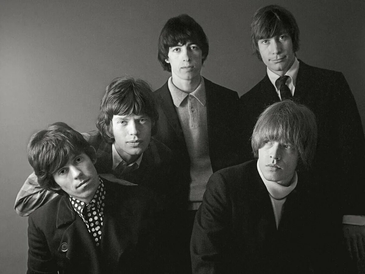 Rolling stone 1. Группа the Rolling Stones. Группа the Rolling Stones 1965. Роллинг стоунз 1965. Группа Роллинг стоунз фото.