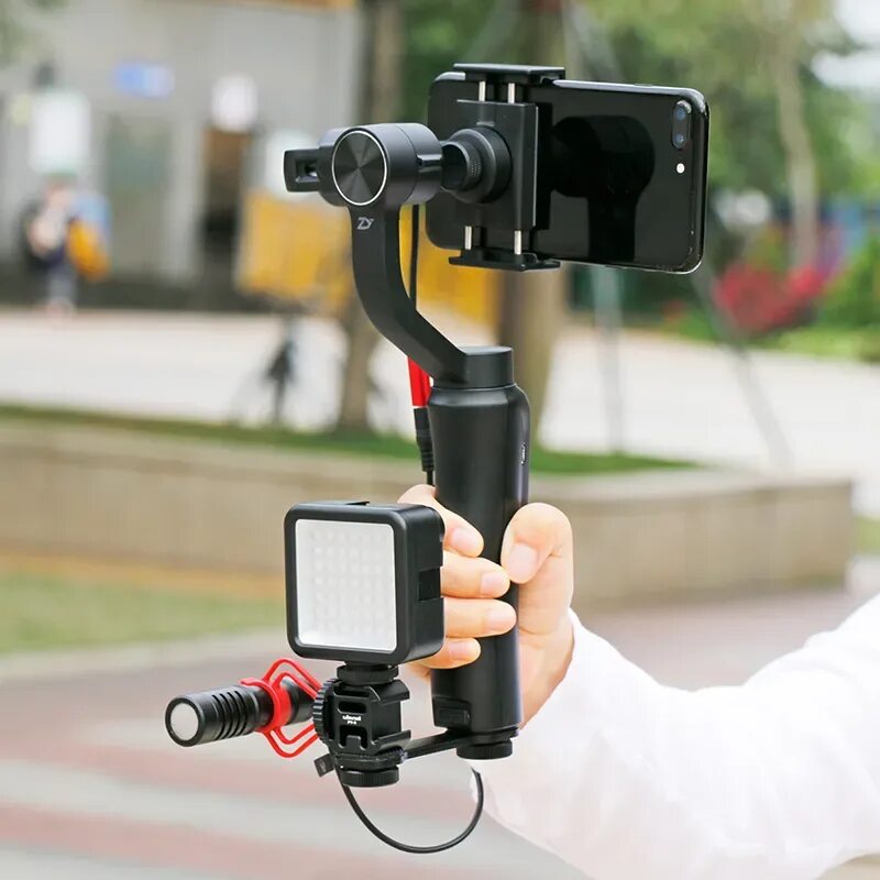 Стабилизатор для съемки смартфоном. Стабилизатор zhiyun smooth 4. dji osmo mobile 3 микрофон. ручной стедикам osmo dji. стедикам zhiyun smooth q2.