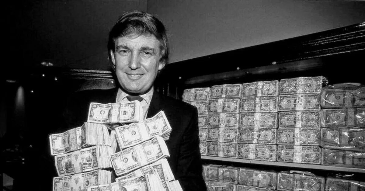 Сколько 5 миллионов долларов. Миллионер с деньгами. Богатый человек. Миллион долларов. Олигарх с деньгами.