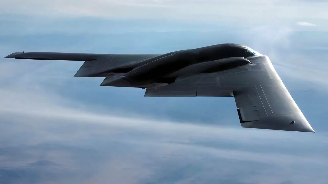 12 5 a 5 b 21. Стелс-бомбардировщик b-2. B-2 Spirit: стелс-бомбардировщик. B-2 Spirit Stealth Bomber. Самолёт невидимка стелс в-2.