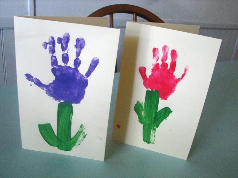 Подарок мама из красок. Подарок маме своими руками красками.