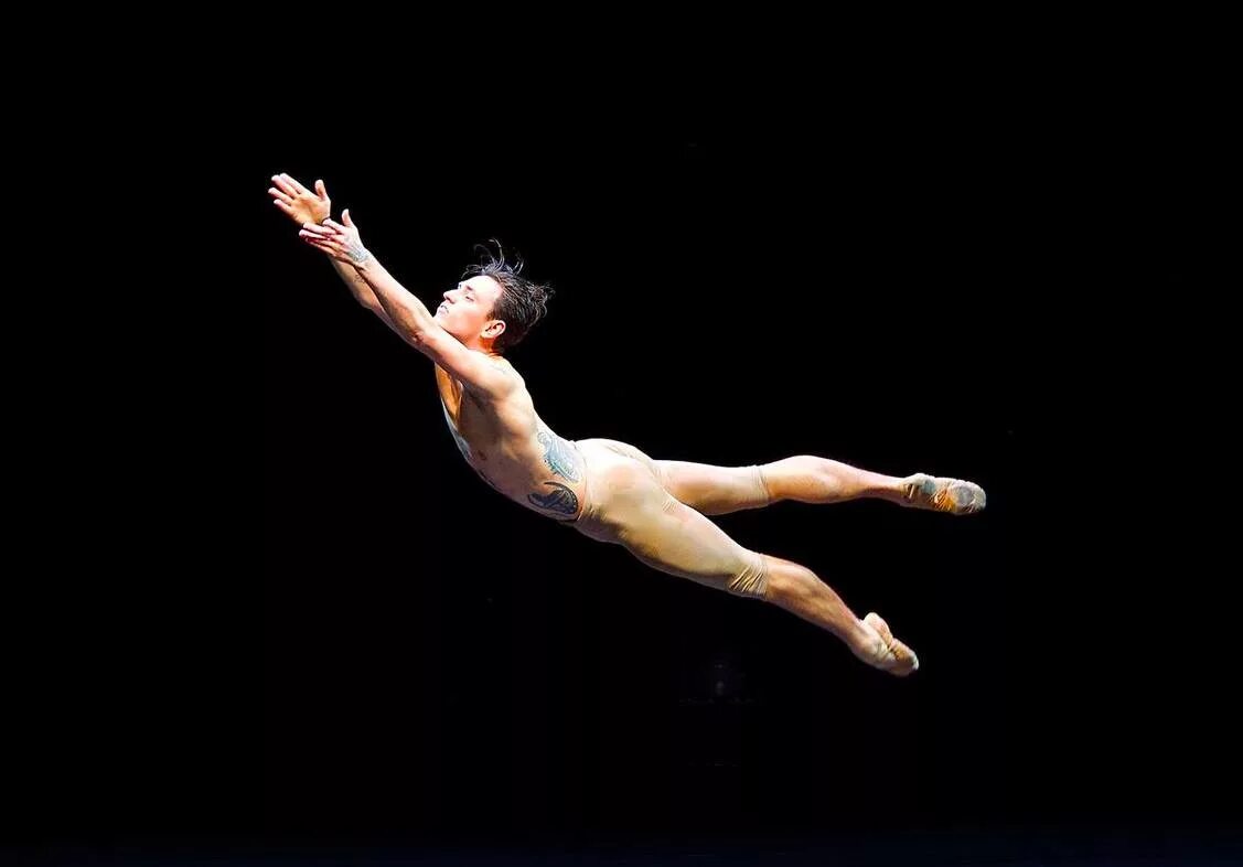 Танцевальные позы. Прыжок в балете 4. Гранд жете прыжок в балете. Прыжок в балете 4. Солист балета.