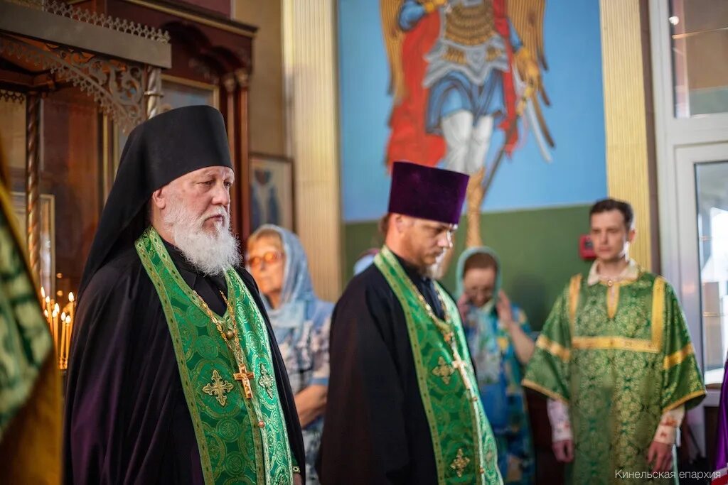 Троица в 2023 в храме. Троица в 2023 в храме. Троица в 2023 в храме. Троица праздник служба в храме. Троица в 2023 в храме.