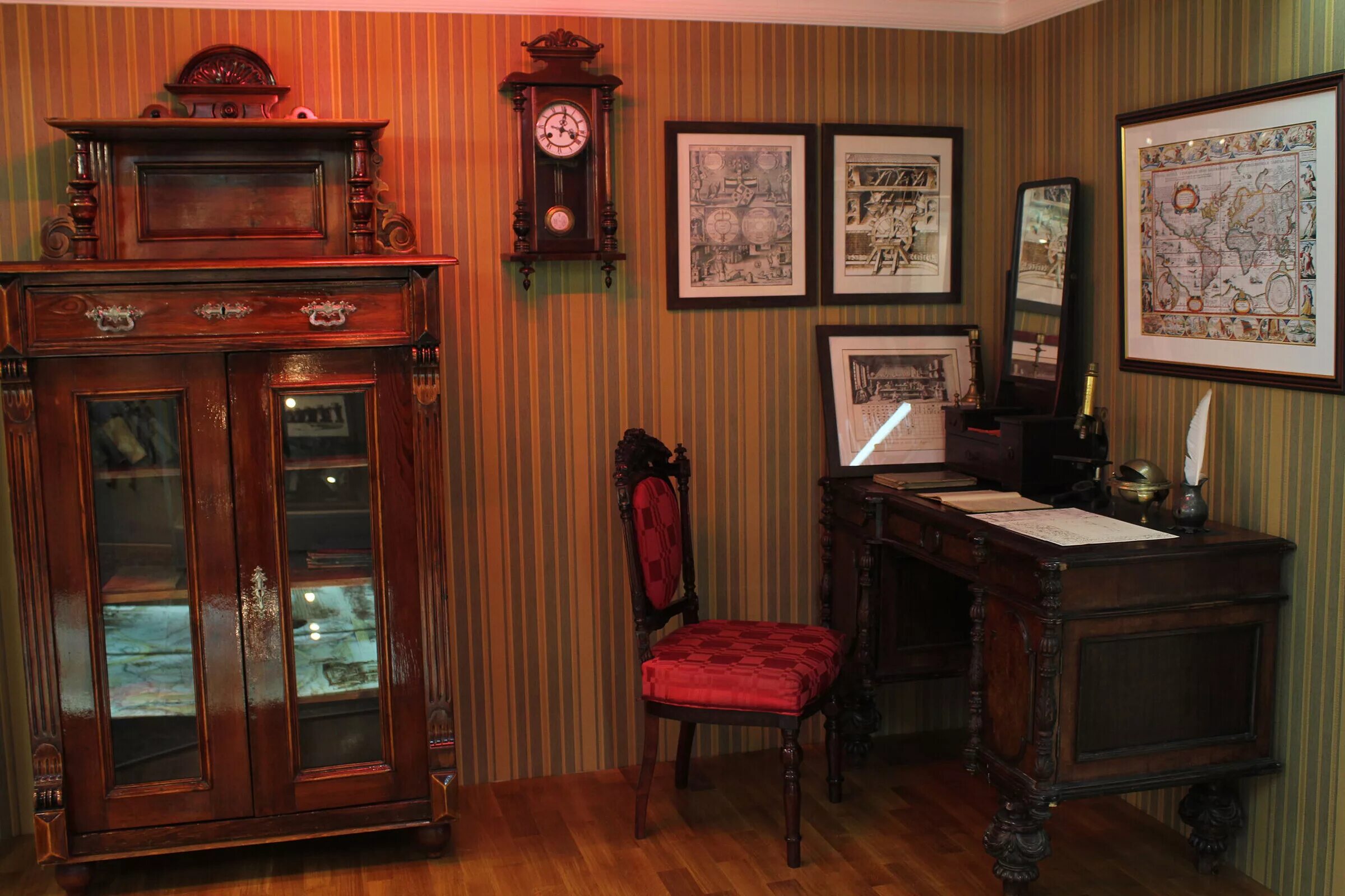 музей м в ломоносова кунсткамера. музей ломоносова в санкт-петербурге. мебель из карельской березы елагинского дворца. усадьба интерьер 18 век кабинет конторка. кабинет следователя 19 век.