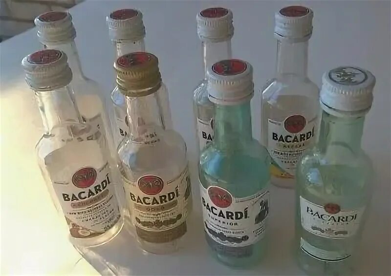 Бутылочка 8 в 1. Бакарди 50. Бакарди 50мл бутылка. Bacardi 50 мл мини. Ром в маленьких бутылочках.