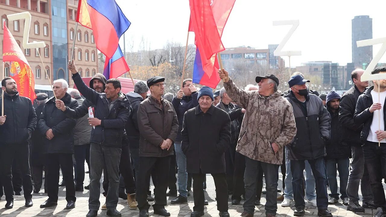 Ереван 57. Митинг в Армении в поддержку России. Митинг в Ереване. Митинги в России. Фашистская Россия.