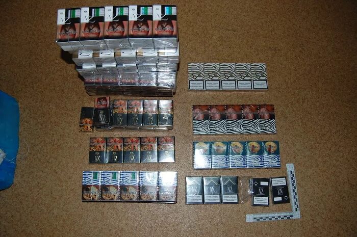 2 3 пачки сигарет в день. Конфискат сигарет. 3 пачки сигарет. 1000 пачек сигарет. сигареты иностранного производства.