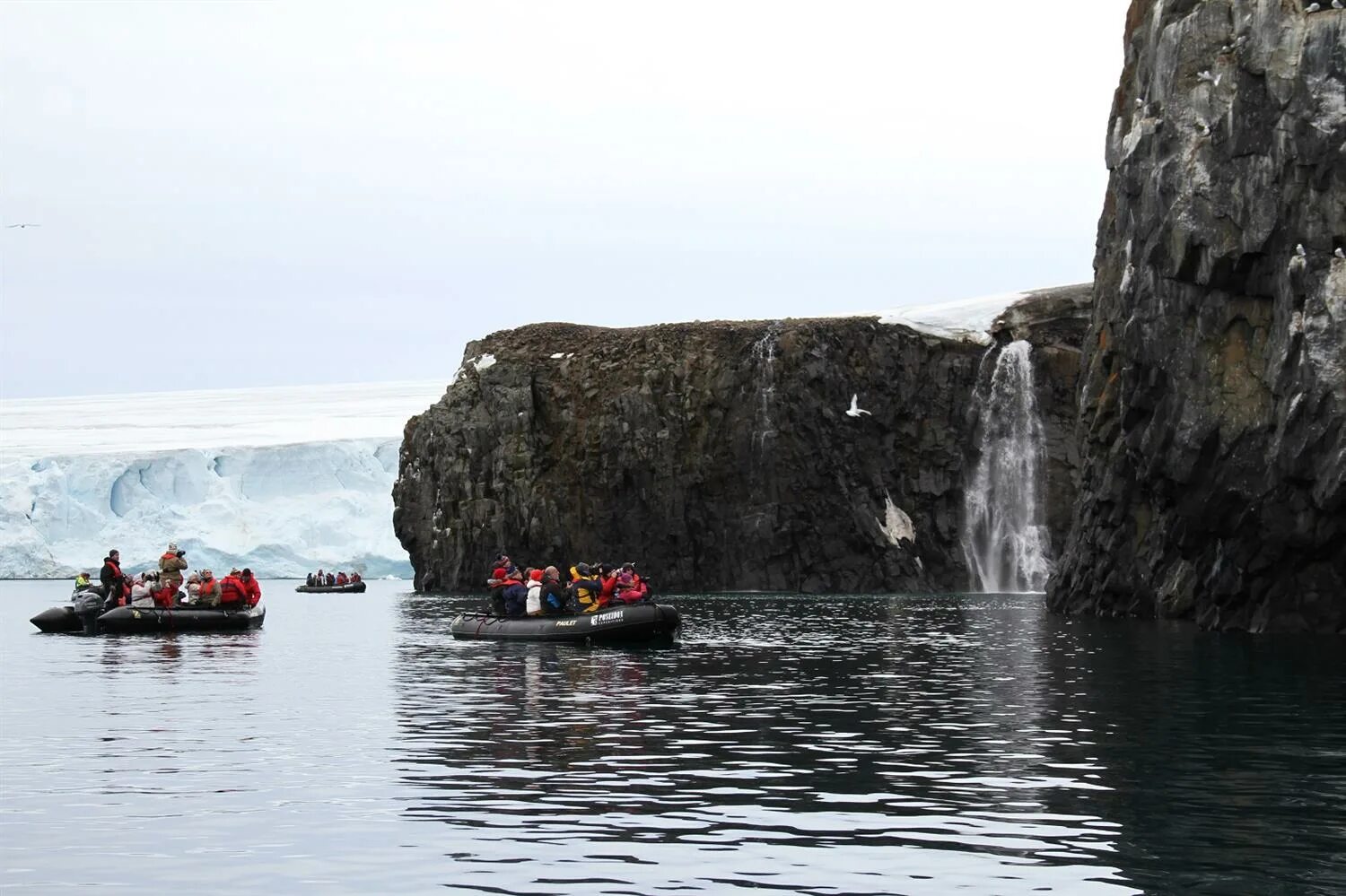 Земля франца иосифа мыс флигели. Мыс флигели рудольфа. Мыс флигели самая северная островная точка россии и евразии. Остров рудольфа. Мыс флигели рудольфа.