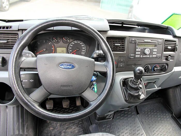 Ford Transit 2010 торпеда. Руль Форд Транзит 2021. Торпеда Форд Транзит 2007. Ford Transit 2007 салон.