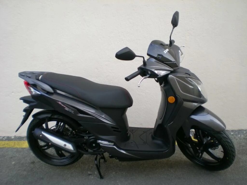 Скутер sym symphony sr 125. Sym symphony sr 125 2021. Sym модель: symphony 50. Symphony sr 50 наклейка. Sym symphony 50.