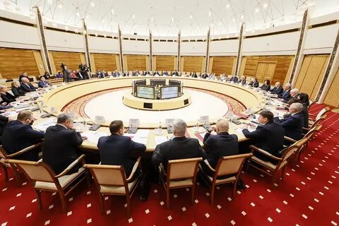 Парламент назначает правительство