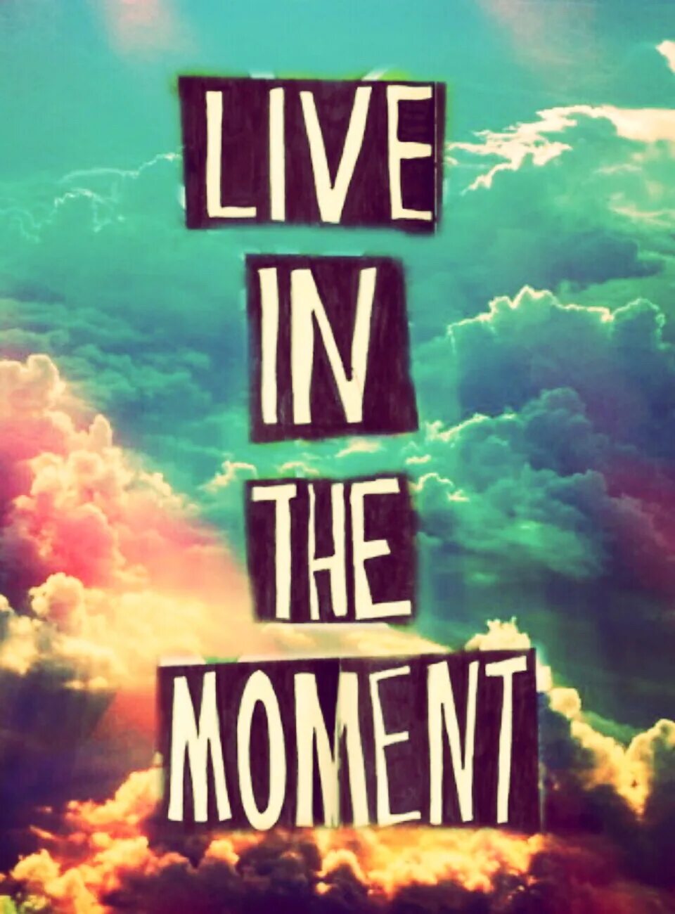 Живи моментом. Жить в моменте. Живите в моменте. Живи в моменте картинки.
