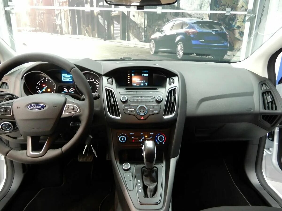 Форд фокус титаниум 2014. Форд фокус 3 титаниум комплектация. Ford focus 3 комплектации. Комплектация trend ford focus 3. Ford focus 3 комплектация титан.