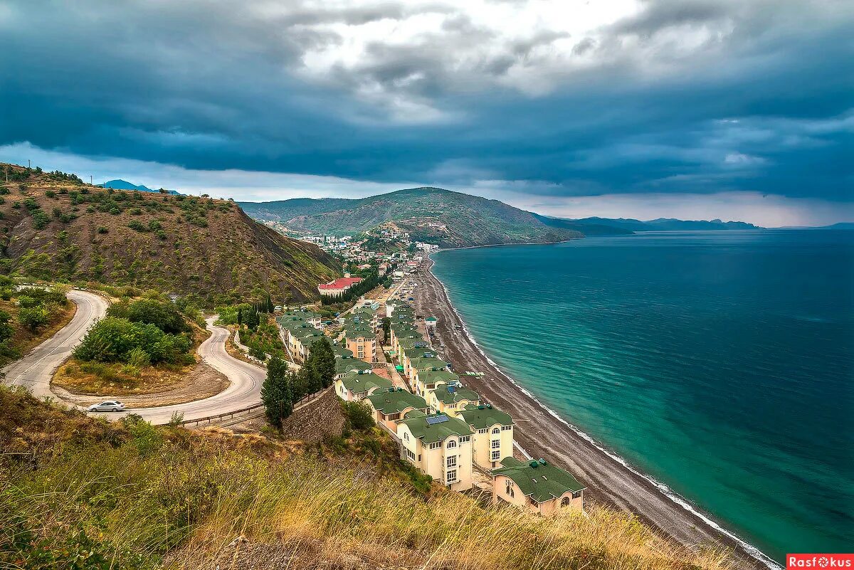 Поселки юбк. Посёлок Рыбачье Крым. Крым Алушта поселок Рыбачье. Поселок рыбацкий Крым. Рыбачье Крым пляж.