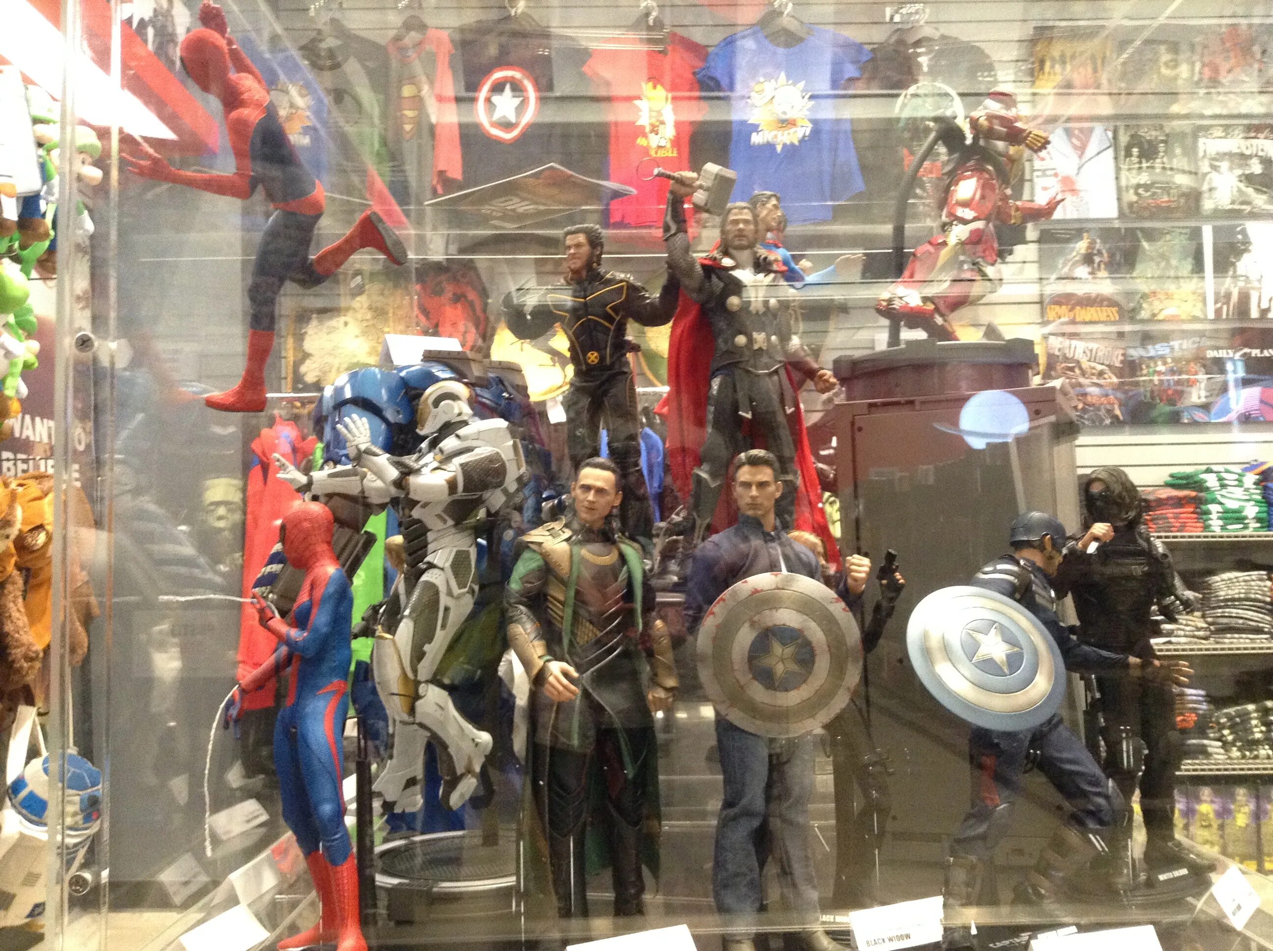 марвел красноярск. марвел красноярск. магазин марвел. марвел студиос постер. марвел знаки из дерева.