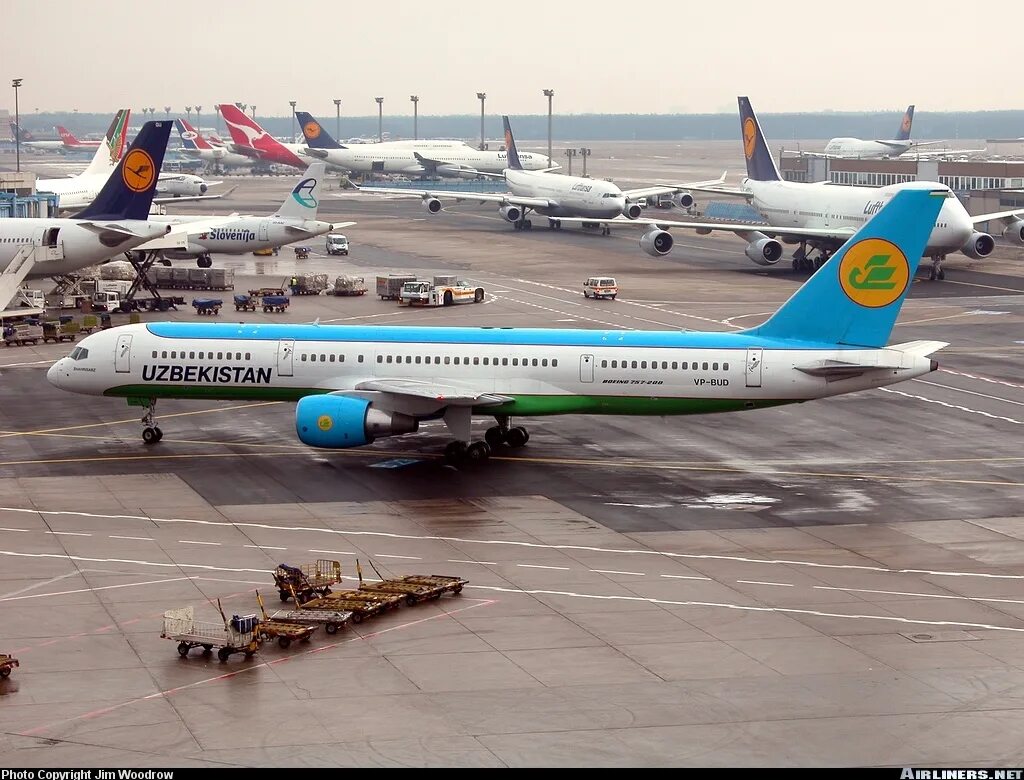 Uzbekistan Airways Боинг 757. Боинг 767 Узбекистан. Boeing 757-200 Uzbekistan Airways салон. Боинг 757 200 Узбекистон хаво. Купить авиабилеты дешево хаво йуллари