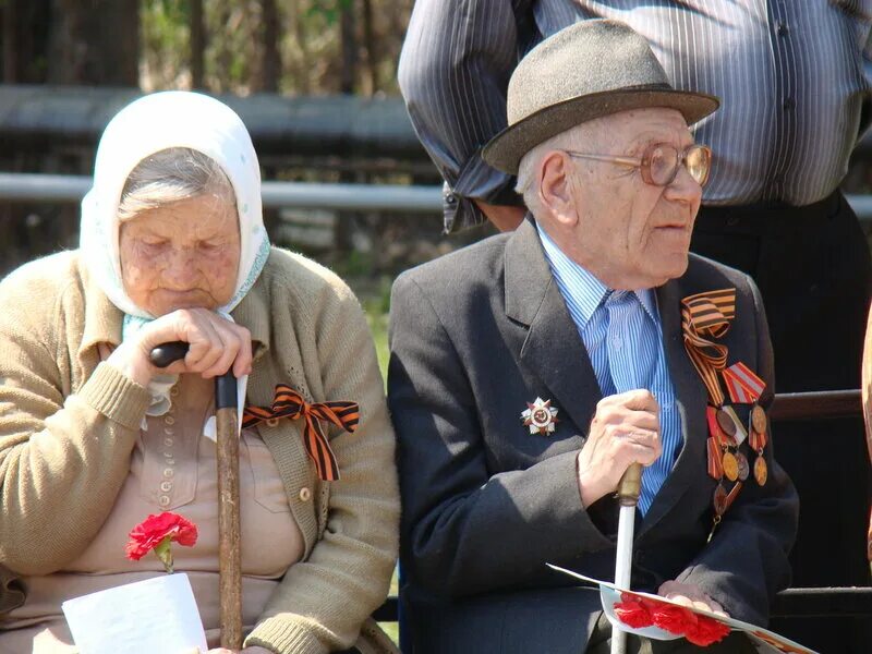 Старик ветеран. Пенсионеры ветераны. Пожилые люди ветераны. Пенсионер ветеран