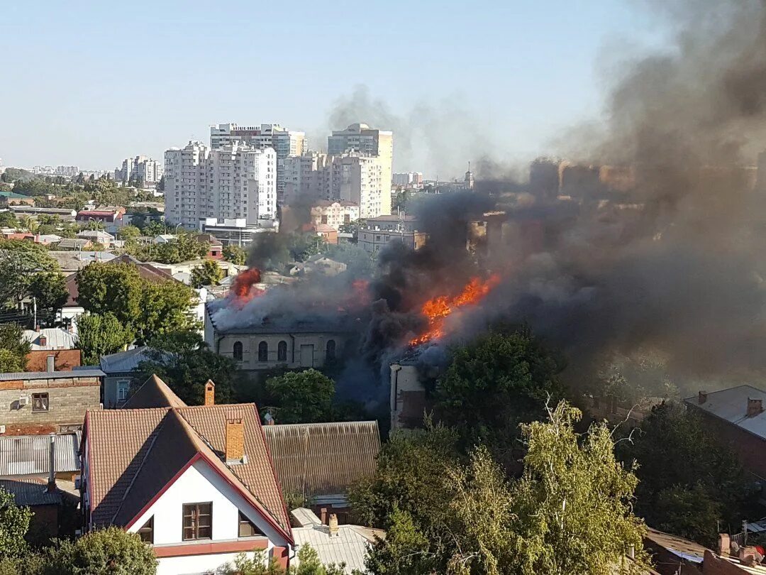 Что случилось в краснодаре сегодня. Пожар краснодар 19.04.2025. пожар в краснодаре сейчас. пожар в краснодаре вчера. пожар в краснодарском крае сейчас.