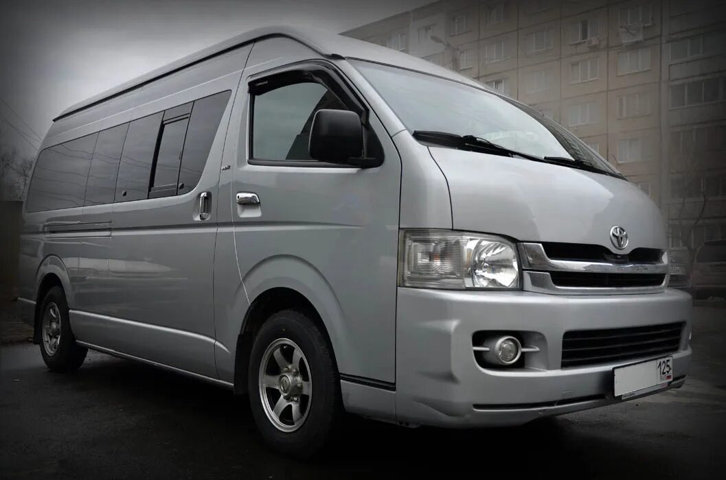 Toyota Hiace 2008. Тойота Хайс 2008 микроавтобус. Тойота Хайс 2012. Хайс микроавтобус 2008\. Куплю хайс в приморском