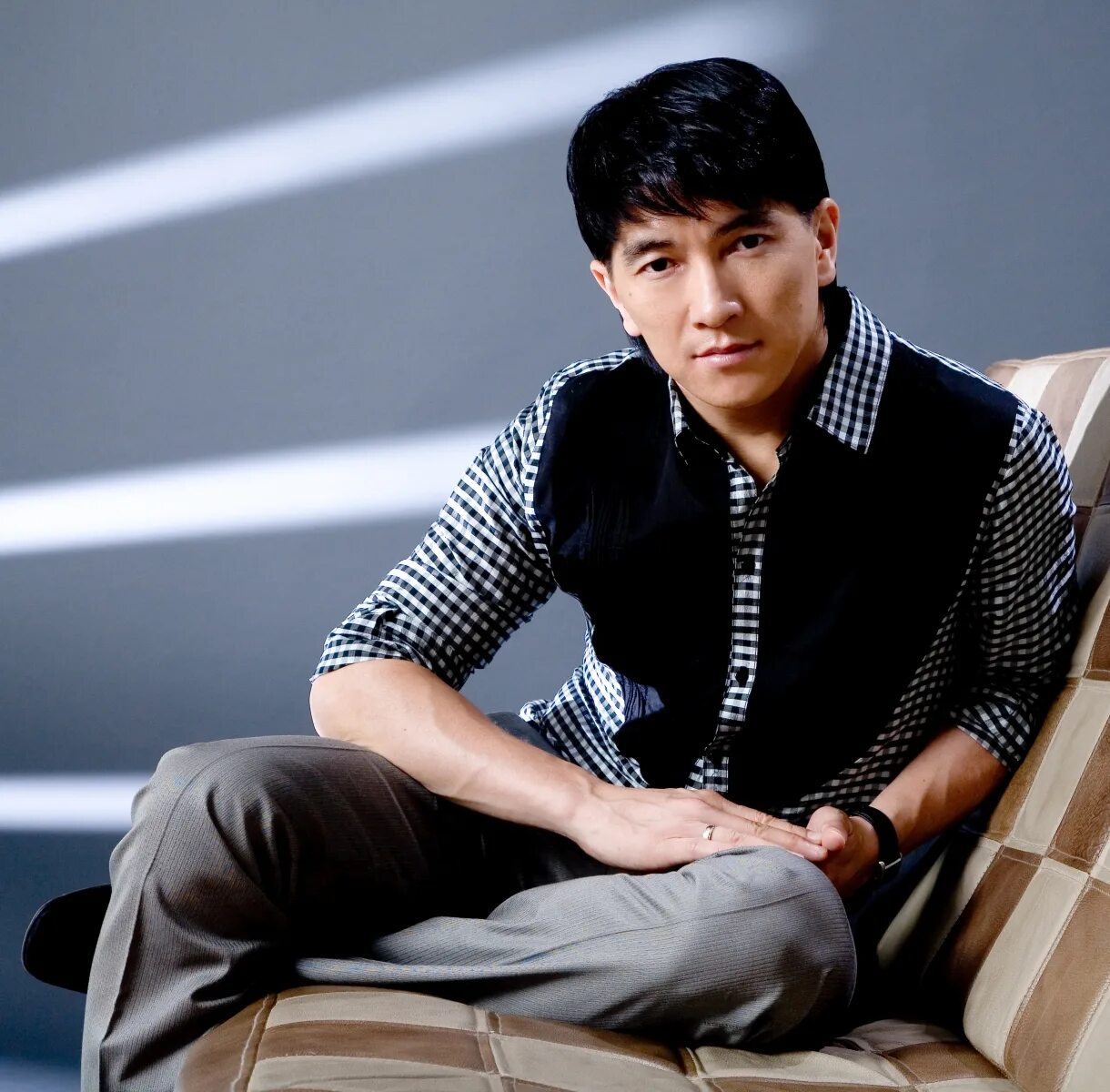 Кайрат нуртас 2023. Алишер каримов певец. Казахский певец кайрат нуртас. Куандык. Казахские певцы современные.