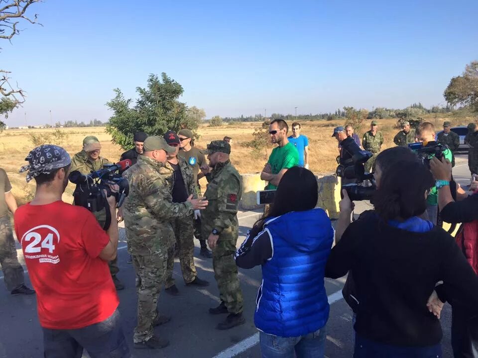 Блокада крыма. Гражданская блокада Крыма. Блок посты на границе Крыма и Украины. Чонгар Крым.