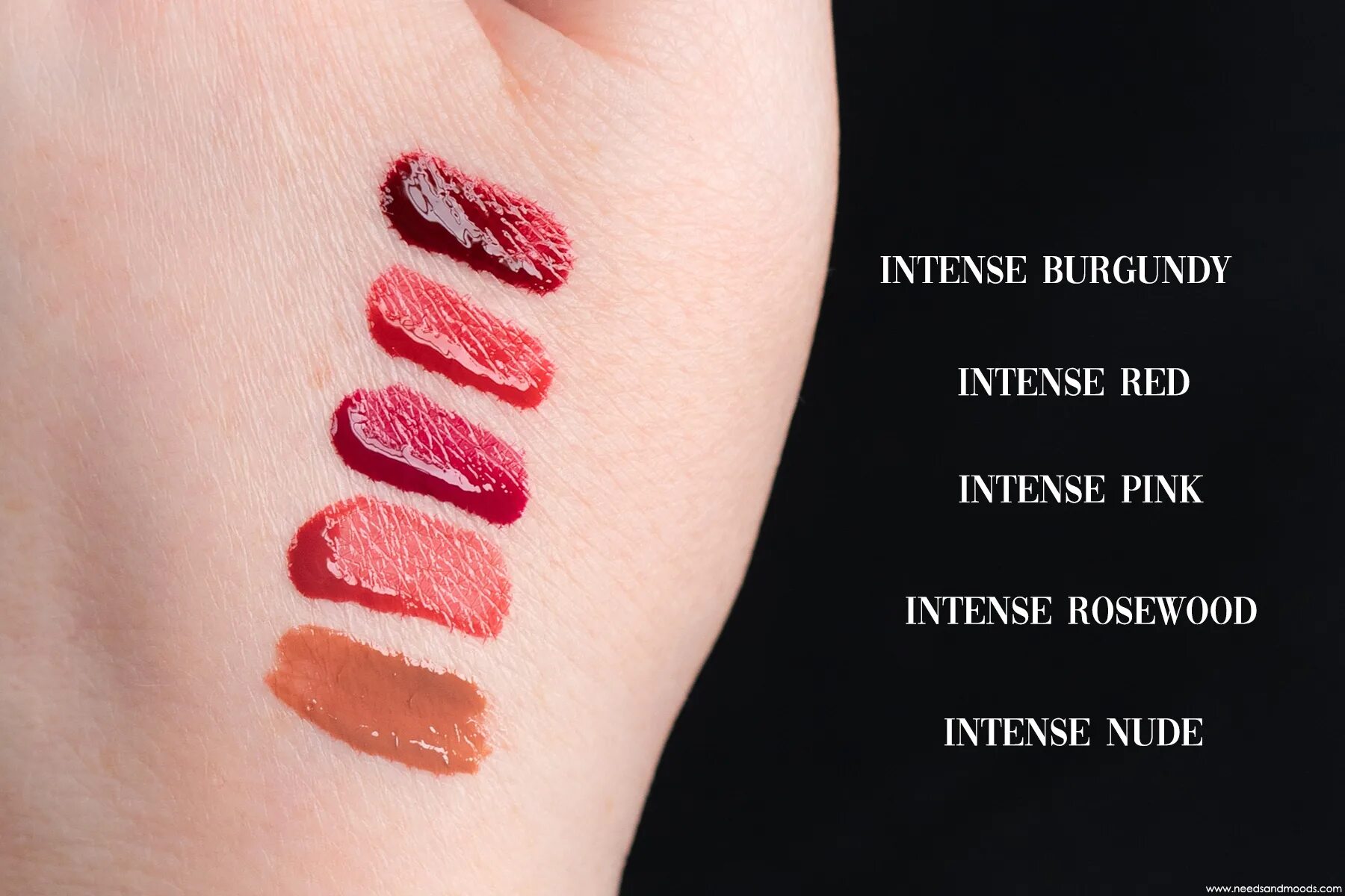 Clarins lip comfort oil intense. Clarins lip comfort oil intense 05. clarins lip comfort oil swatches. clarins lip comfort oil свотчи. clarins lip oil intense.