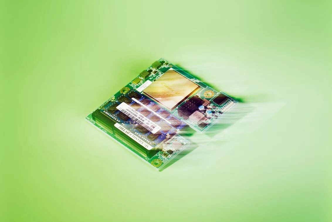 Программируемые чипы. Робот ставит чип. Xmega avr. Микроэлектроника процессоры. Компьютерная микросхема.