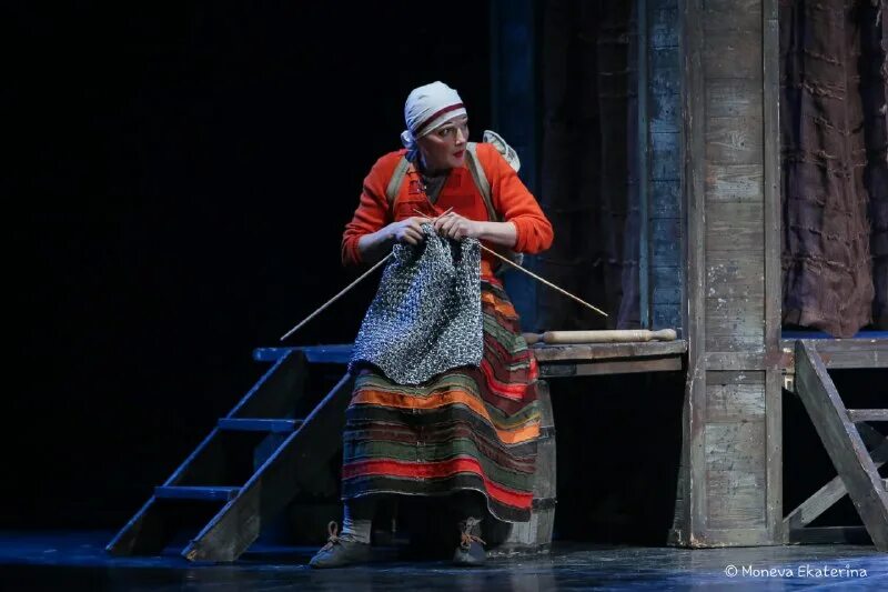 Спектакли 4 февраля. Спектакли 4 февраля. Вологодский драматический театр фото. Четвёртый богатырь спектакль. Мюзикл дубровский.