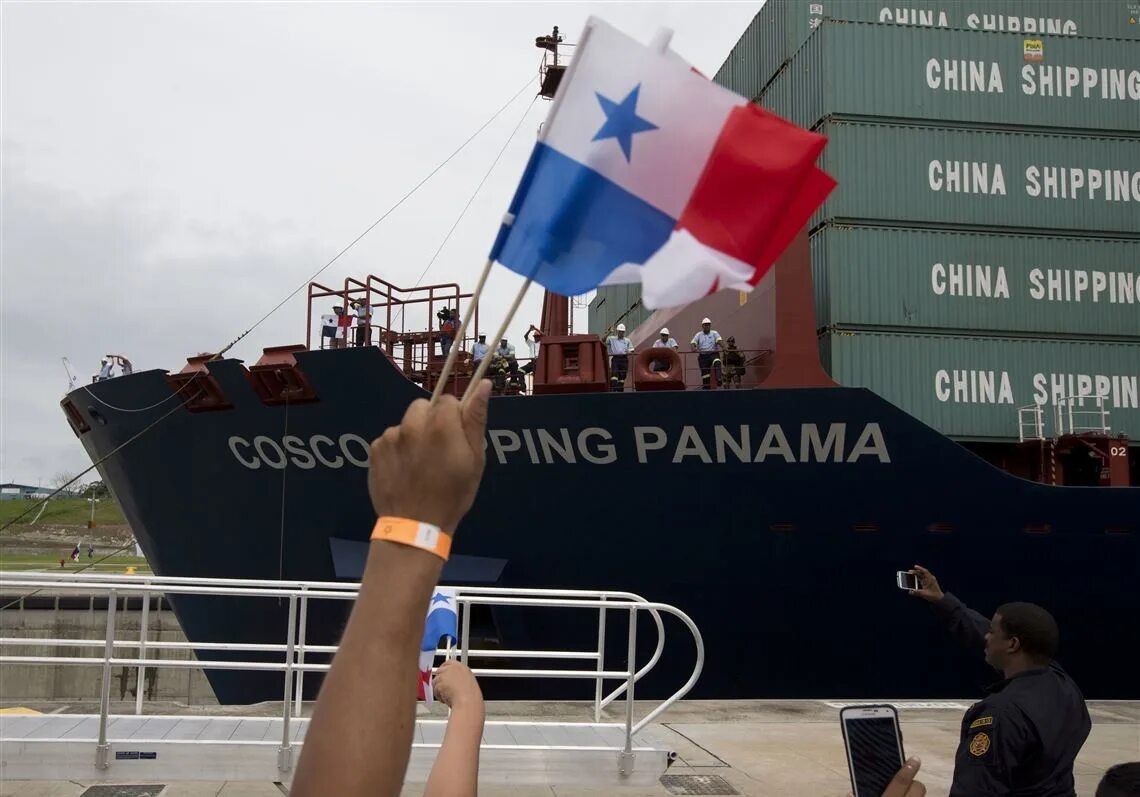 Право флага судна. Панамское судно. Панамский флаг на судне. Суда Панамского канала. Флагшток на судне.