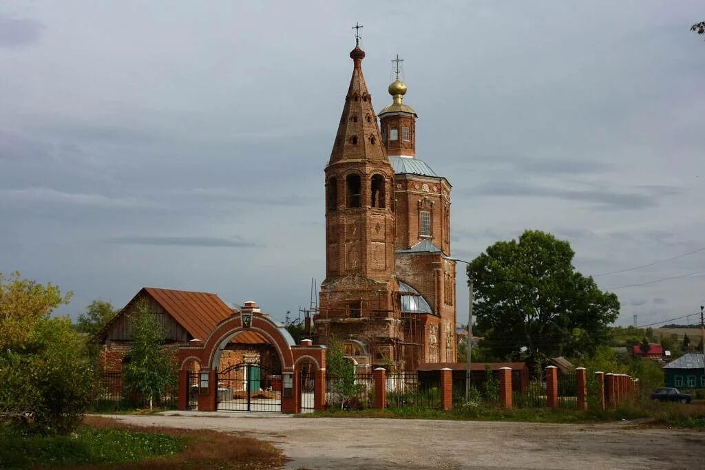Богоявленский монастырь (венёв). Венёв тульская область. Николаевская колокольня венев. Колокольня в г венев тульской. Венёв тульская область осень.