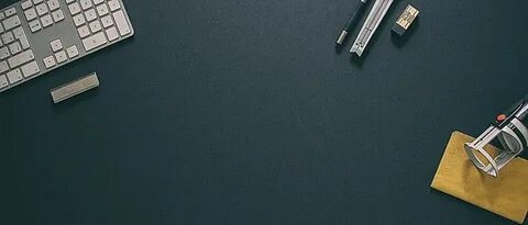 Үйдегі қара іш киімдегі қыз