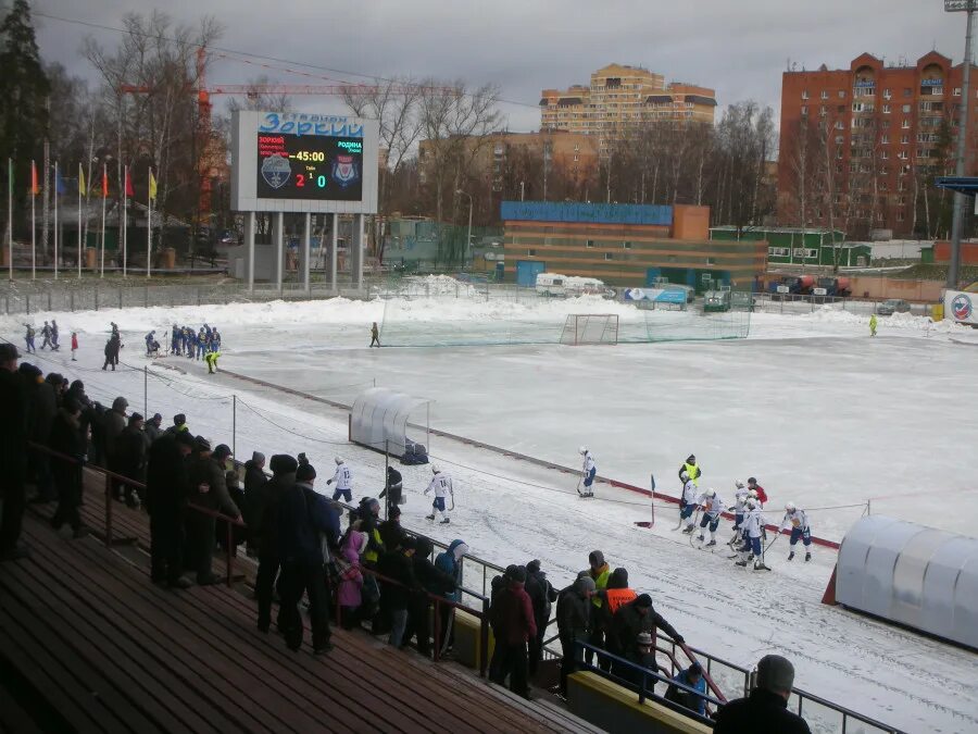 Расписание катка красногорск. Лыжный стадион Зоркий Красногорск. Стадион Зоркий каток. Каток в Красногорске. Стадион Зоркий Красногорск бассейн.