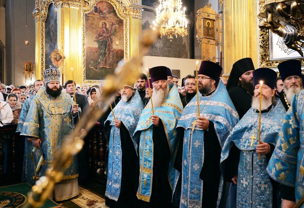 Смоленская епархия службы. Смоленская митрополия. Смоленская епархия службы. Патриарх кирилл в смоленске успенский собор. Иосиф дроздов смоленская епархия.