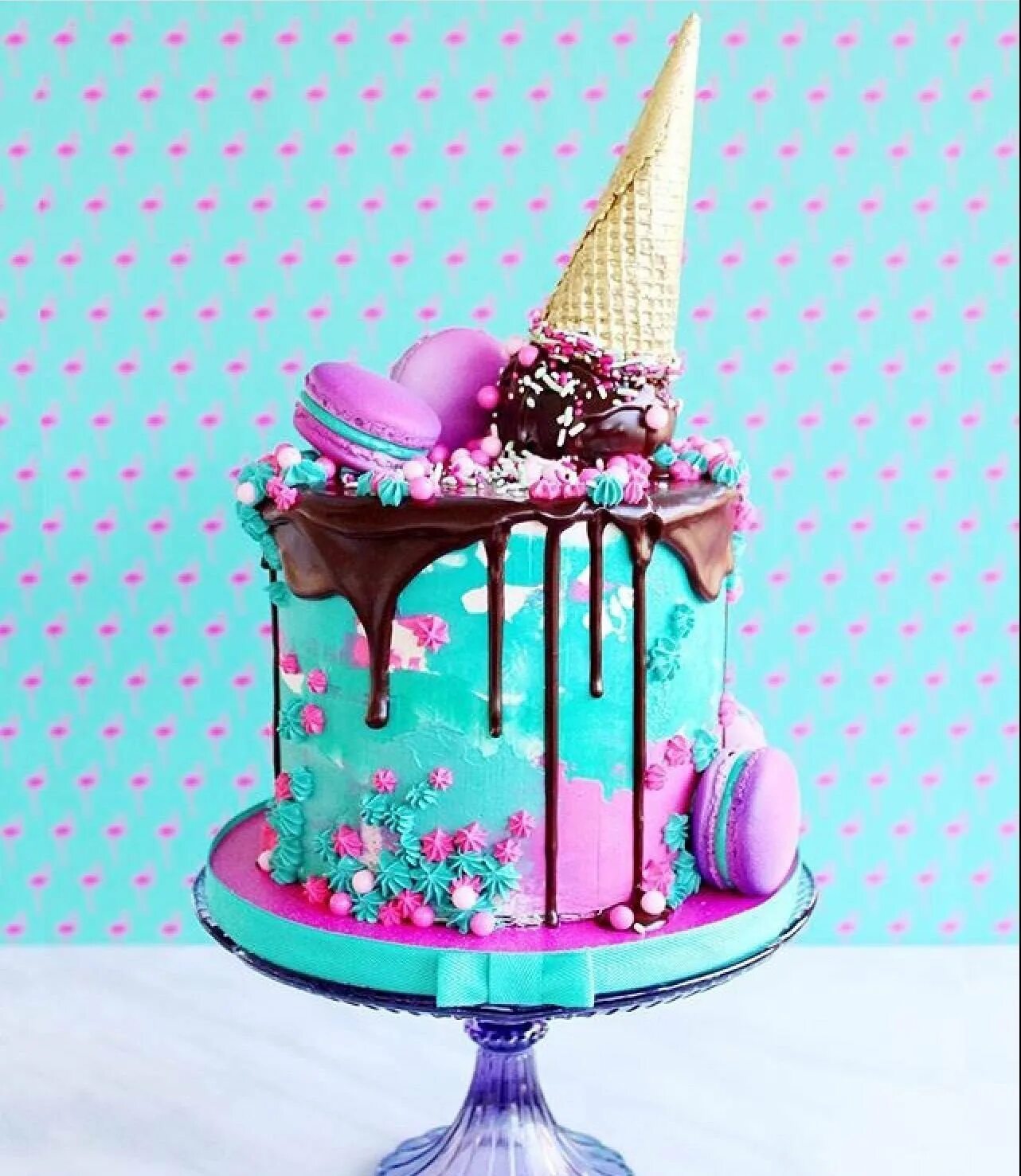Красивые торты для девочек. Торт девочка. Красивые торты на день рождения девочке. Торт с рожком для девочки.