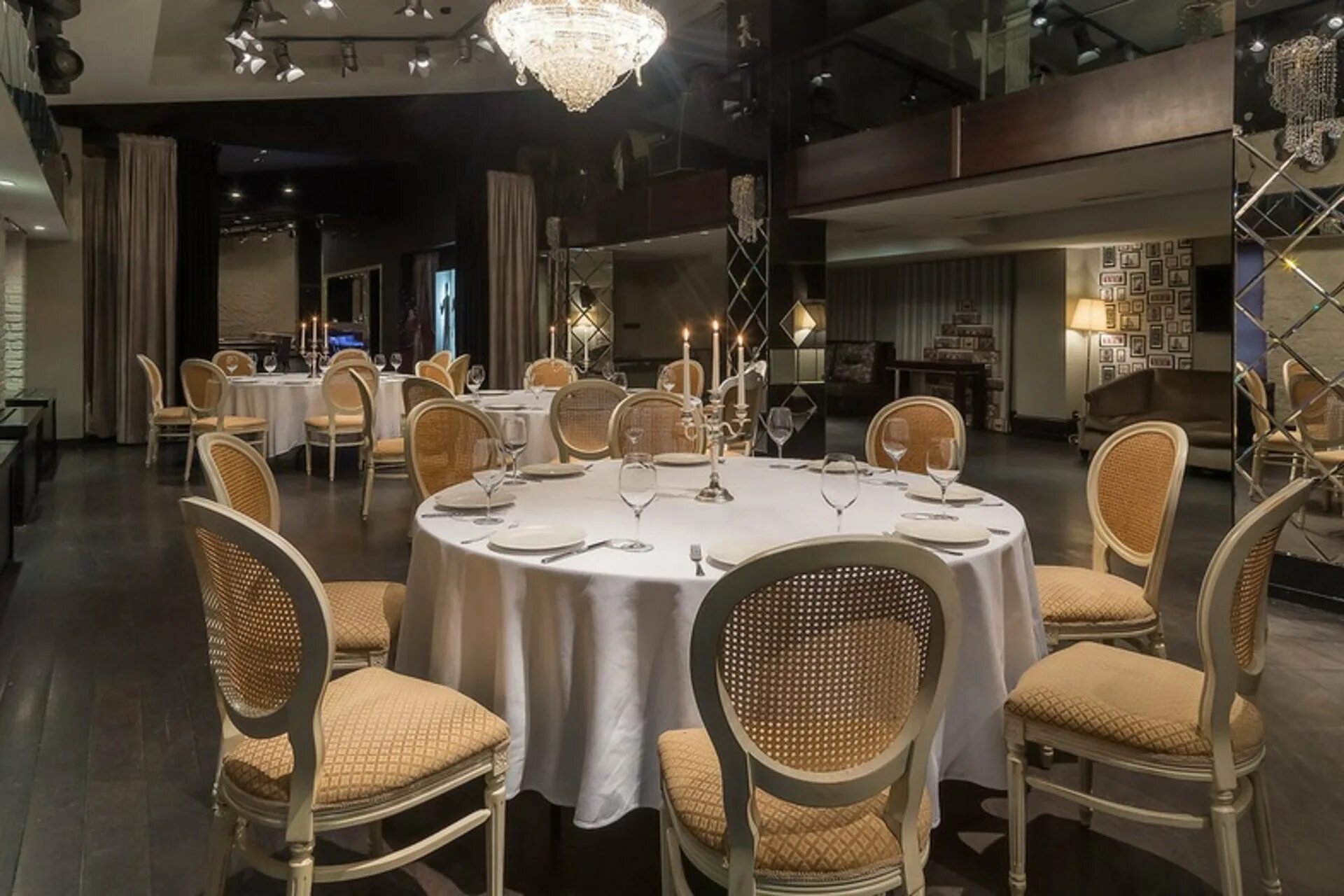 Ресторан гусятникоff, москва. Зал ресторана гусятников. Ресторан гусятникоff свадьба. Ресторан гусятникофф на таганке. Гусятникофф ресторан.