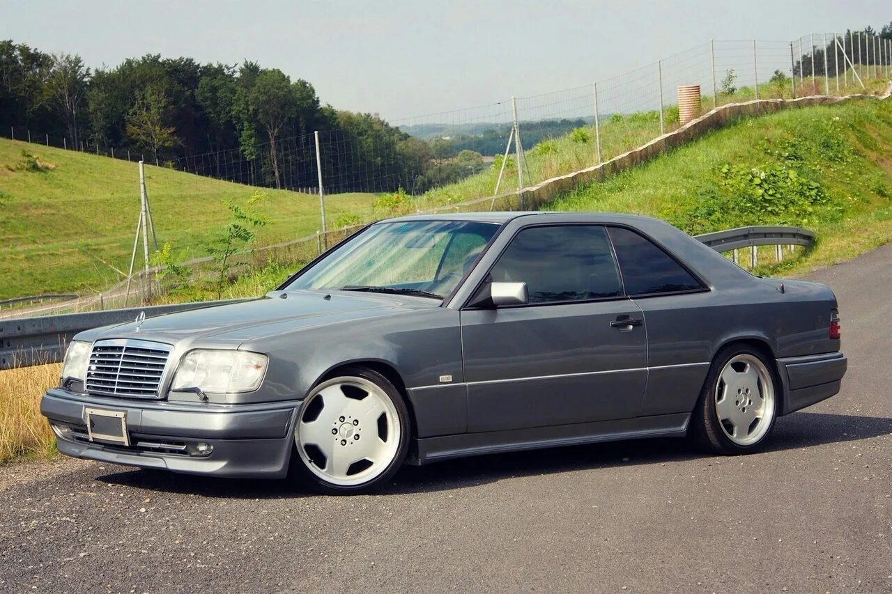 Купить мерседес 124 в беларуси. Мерседес Бенц 124 купе. Mercedes Benz 124 Coupe. Mercedes Benz w124 Coupe. Mercedes 124 Coupe.