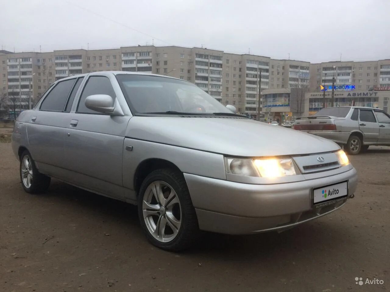 Ваз 2112 хэтчбек серебристый. Машина за 50000. Авито машины 100 тысяч. Авито машины 100 тысяч. Машины до 50000 рублей.
