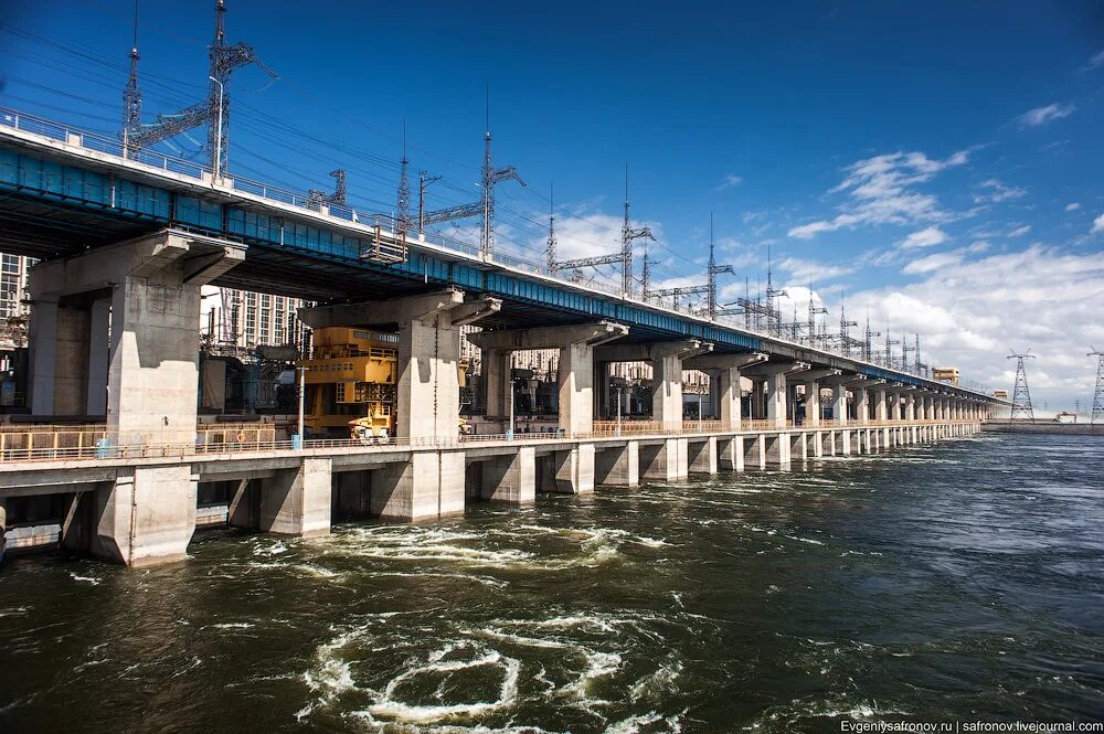 Поликлиника 1 волгоград тракторозаводский спартановка. Аптека гэс. Волжская гэс ору-500. Мчс гэс волгоград. Волжский канал гэс.
