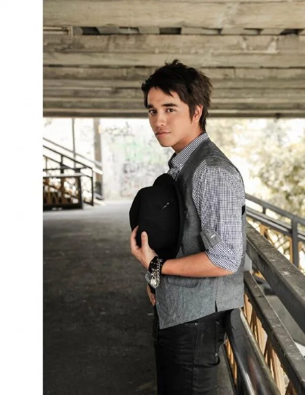 Малиновский алекс 2022. Александр маленовский. Alex wiki. Ким мераз. Актер алекс мераз.