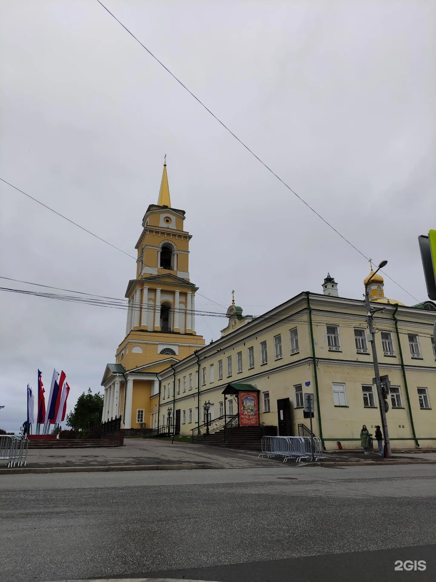 Сайт пермской галереи. Картинная галерея Пермь. Пермская государственная художественная галерея. Пермь набережная картинная галерея. Худ галерея Пермь.