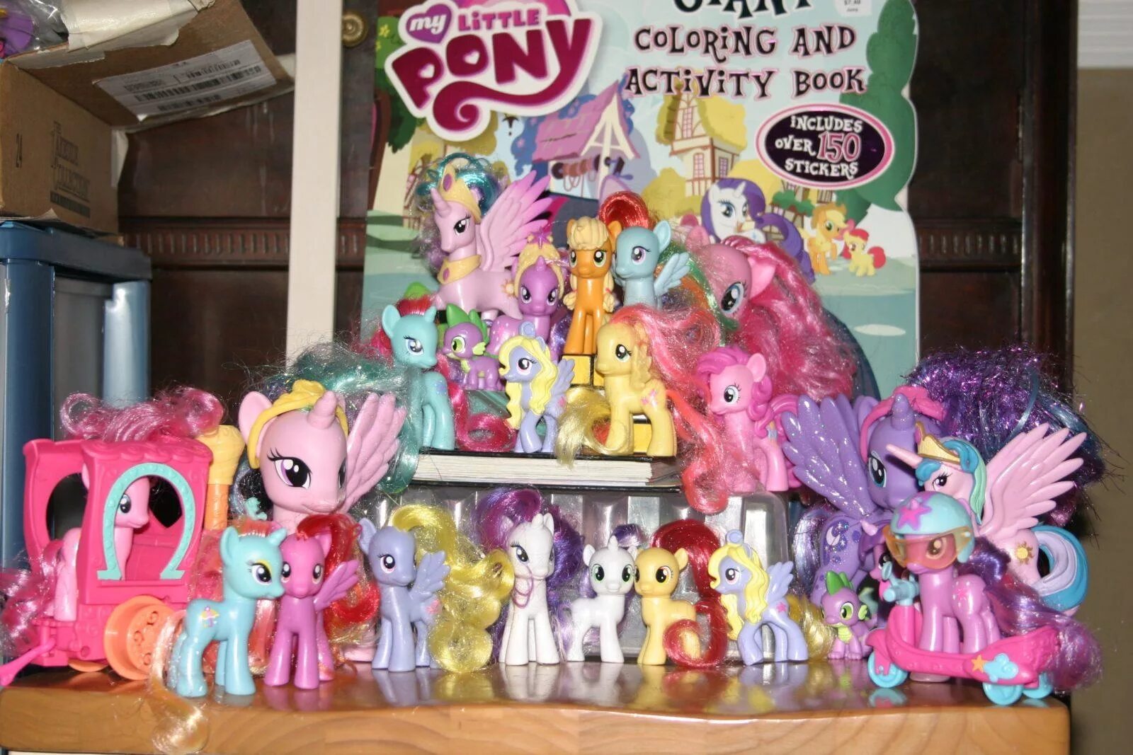 My little pony hasbro 6 шт. Фигурка hasbro пони. Hasbro #c2869 коллекция пони. ). My little pony игрушки 2010.
