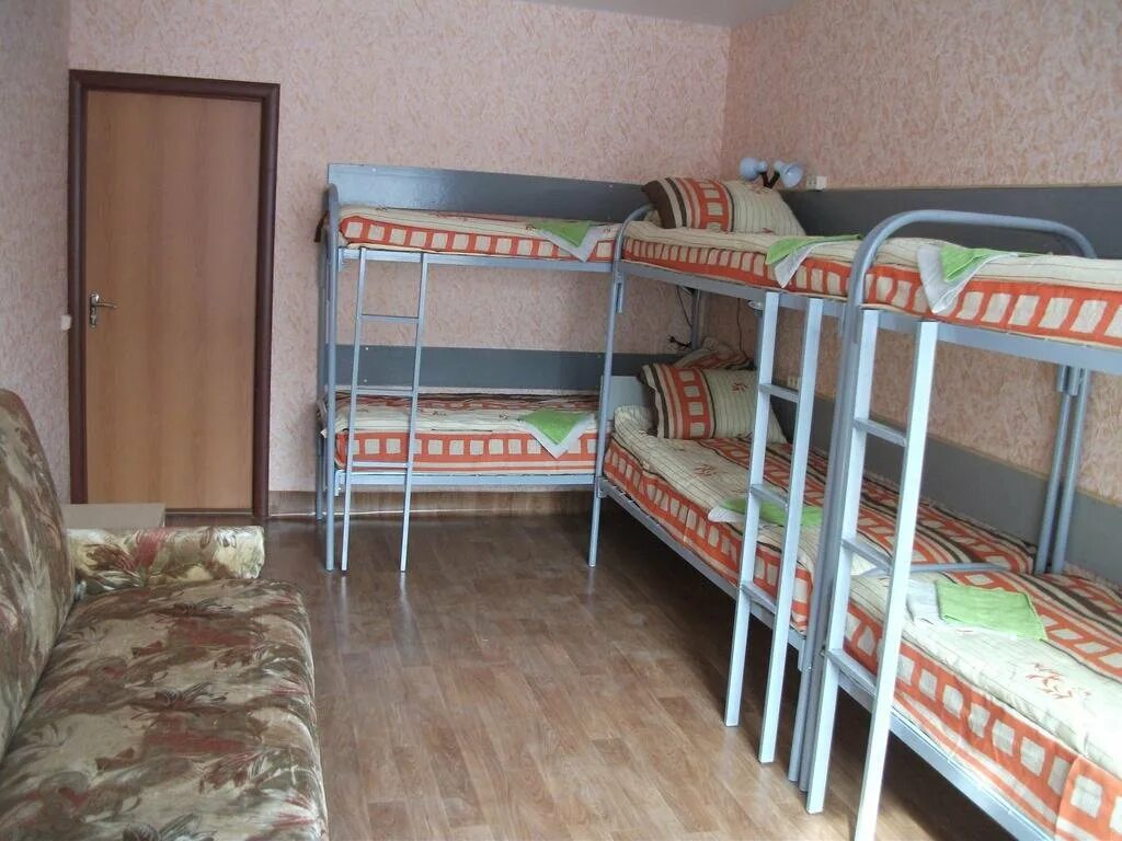 Хостел ярославль ул костромская. Хостел октябрь. Хостел октябрьский кострома. Хостел академия кострома. Три богатыря кострома общежитие.