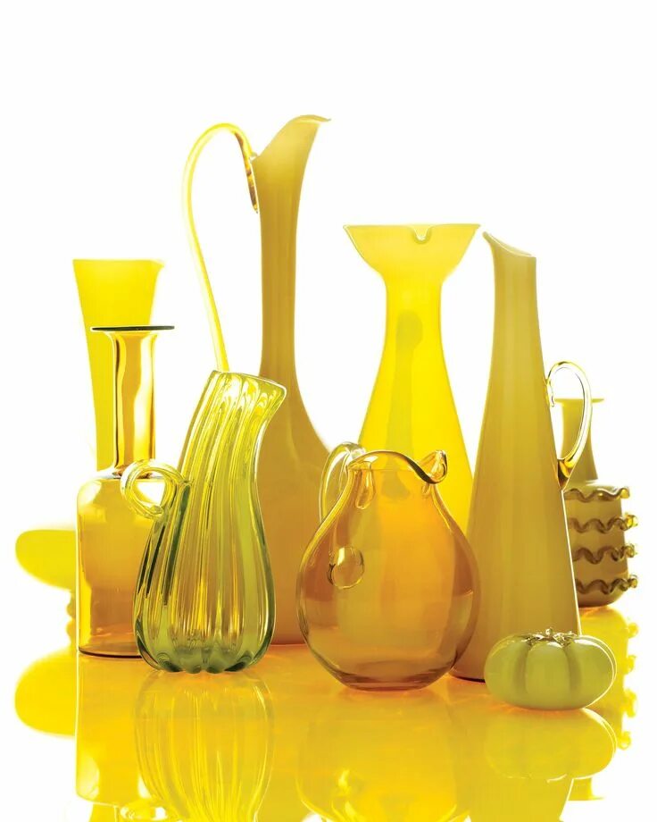 5 предметов желтого цвета. Желтые предметы. Желтые предметы интерьера. Желтая стеклянная ваза. Ваза декоративная желтая.