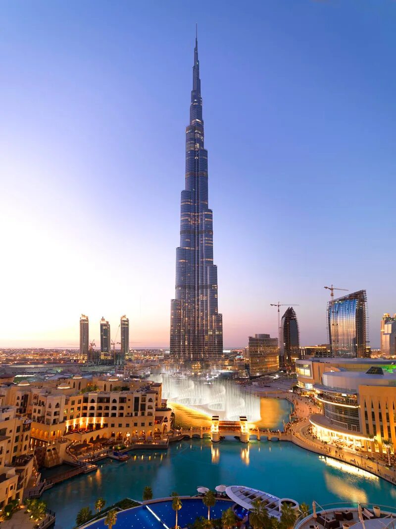 Какой город на огромный. Бурдж-Халифа Дубай. Башня Бурдж Халифа в Дубае. Башня Бурж залип в Дубаи. Башня БУШХАЛИФА В Дубае.