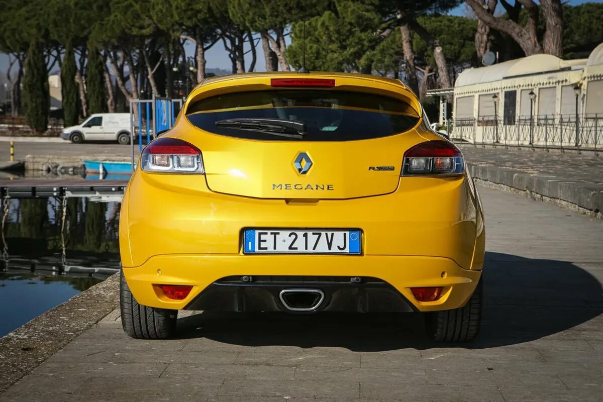 Т668ум69 рено. Рено Меган 3 RS. Renault Megane Coupe. Megane 2 RS. Megane RS 2005.