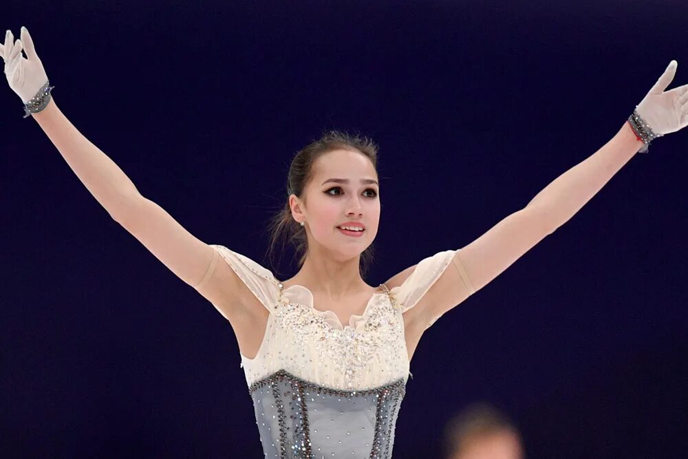 Загитов видео. Загитова кармен. Загитов видео. Загитов видео. Figuristka alina zagitova.