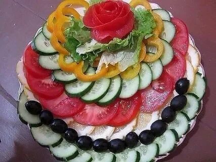 Украшение овощами праздничного