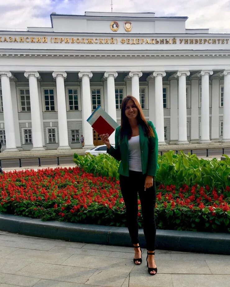 Казань школа учительница. Эльвира игнатьева казань учитель английского. Гимназия 175 казань эльвира игнатьева. Эльвира николаевна игнатьева. Казань школа учительница.