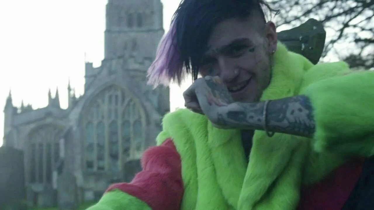 Гелик из клипа lil peep. Лил пип бенз трак. Песня lil peep benz truck. Лил пип бенз трак. Lil peep 2017.