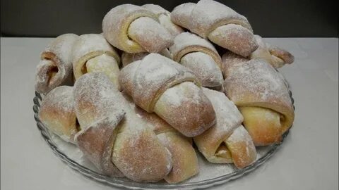 Рогалики с яблоками из дрожжевого теста